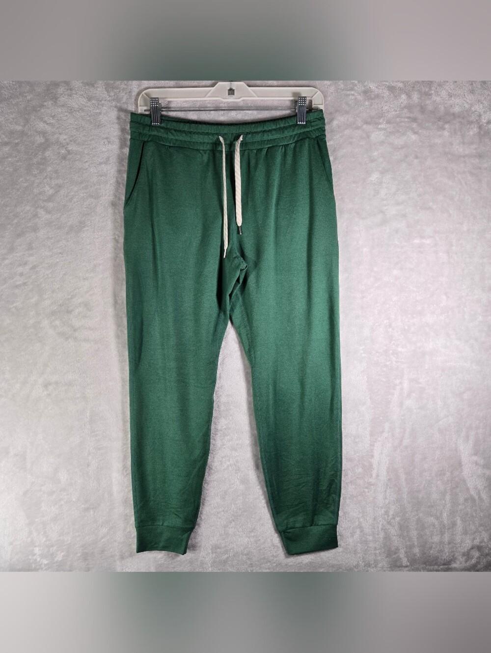 Vuori Green Performance Jogger Women Size Small S Athleisure Dream Knit 25”